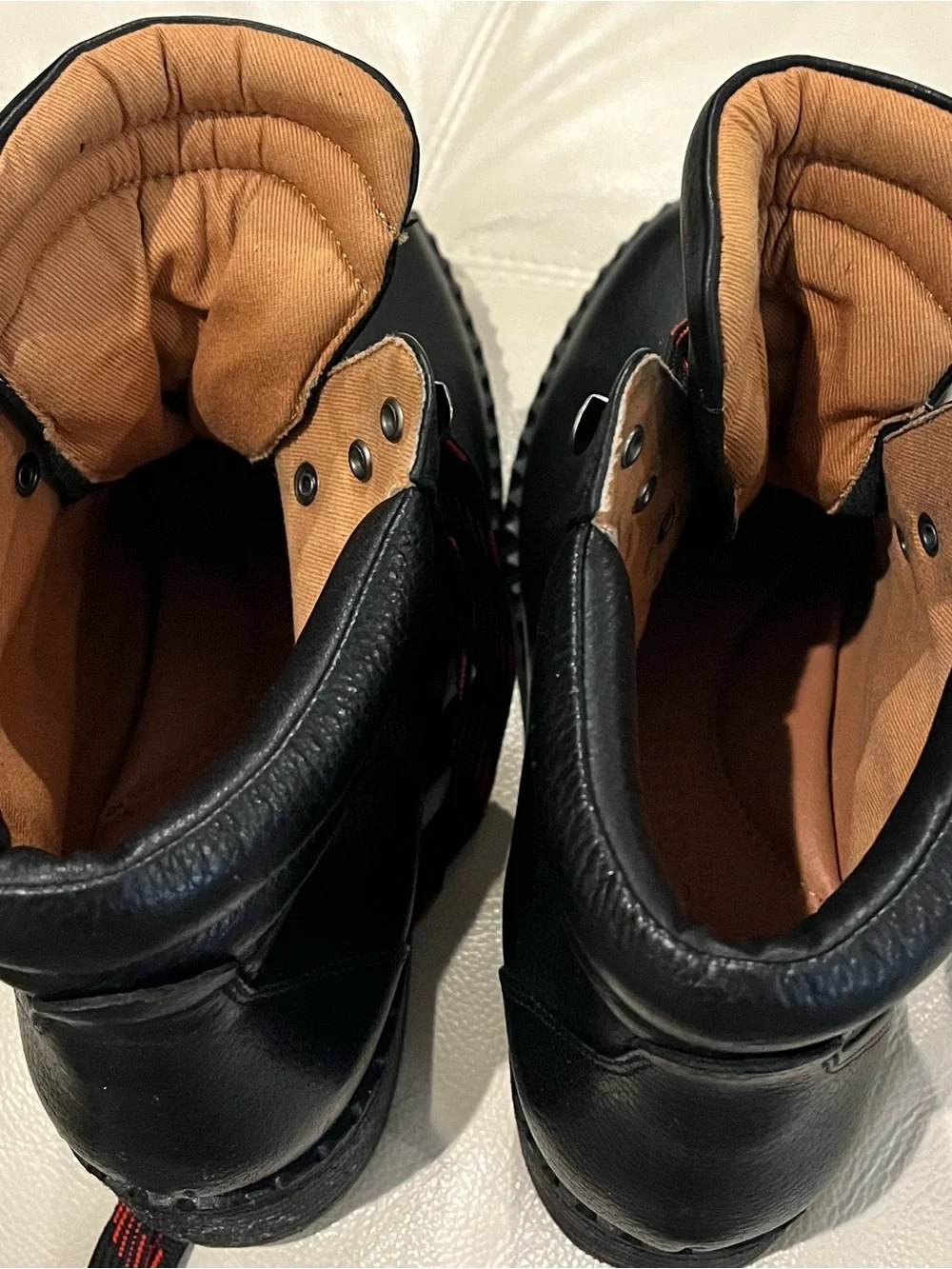 NWOT Gentle Souls by Kenneth Cole Women's Brooklyn Black Leather Lace Up Boots 9
